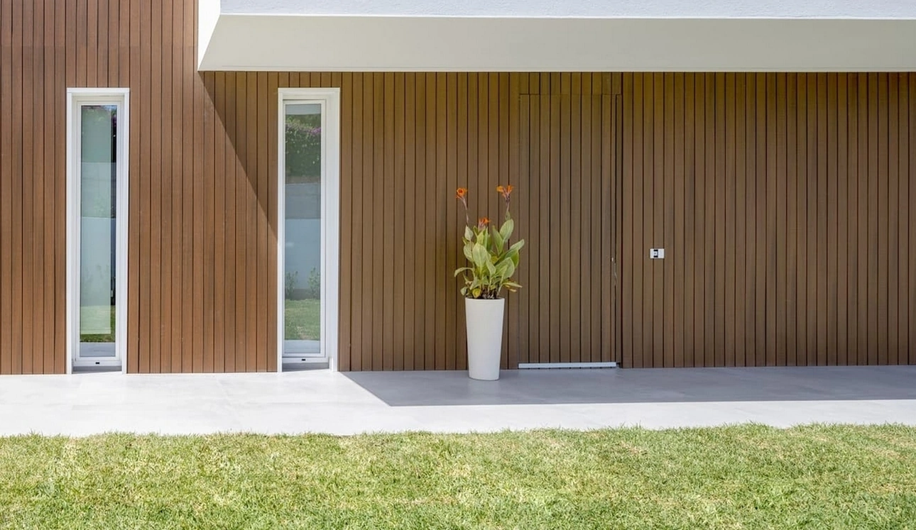 Boiserie Ultrashield Twix Claddy in teak di Déco