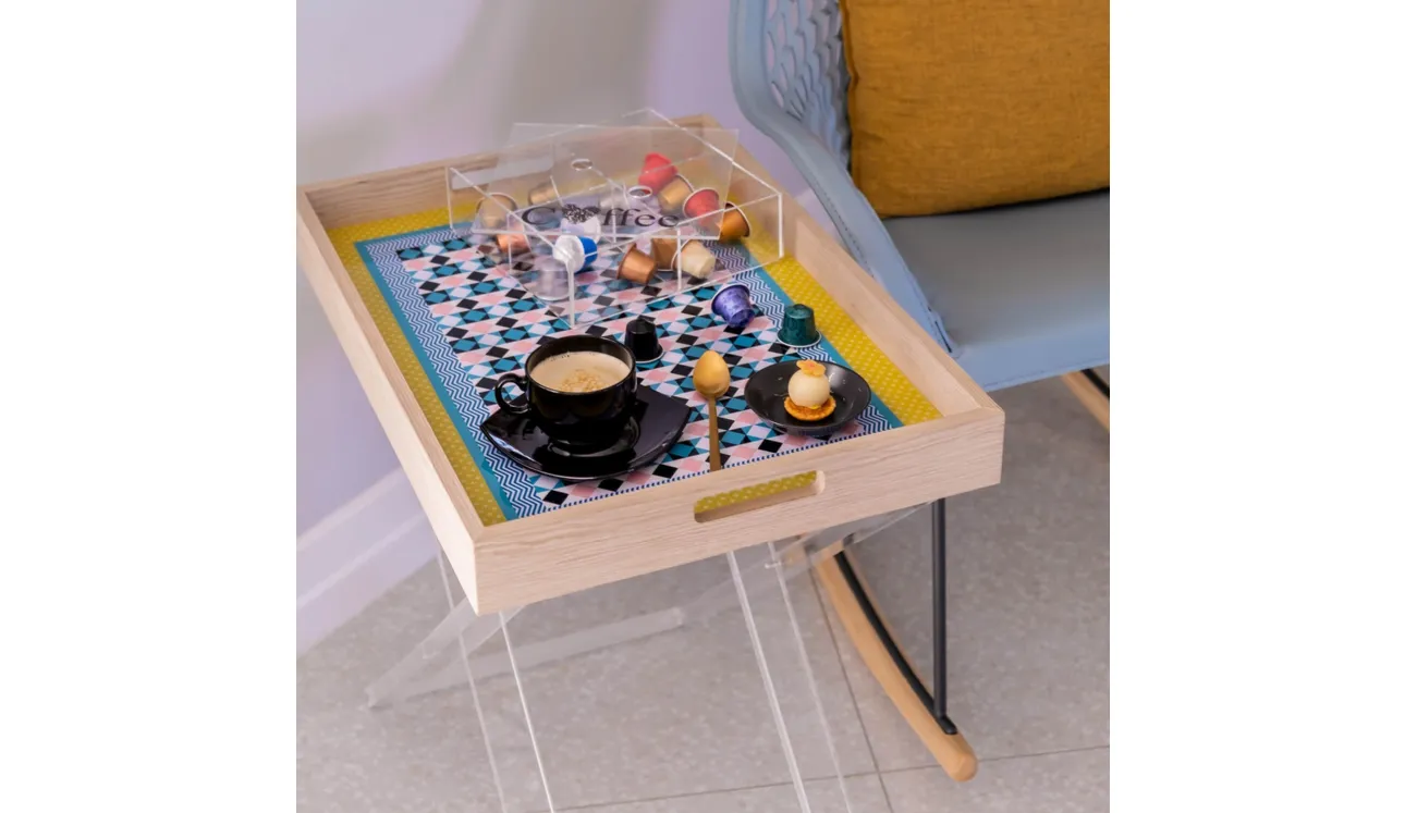 Tavolino pieghevole in legno con decoro e gambe in plexiglass Pliant Decor di Vesta