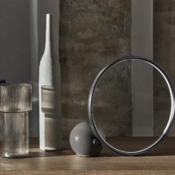 Lampada Circle da tavolo in acciaio laccato antracite di Bontempi