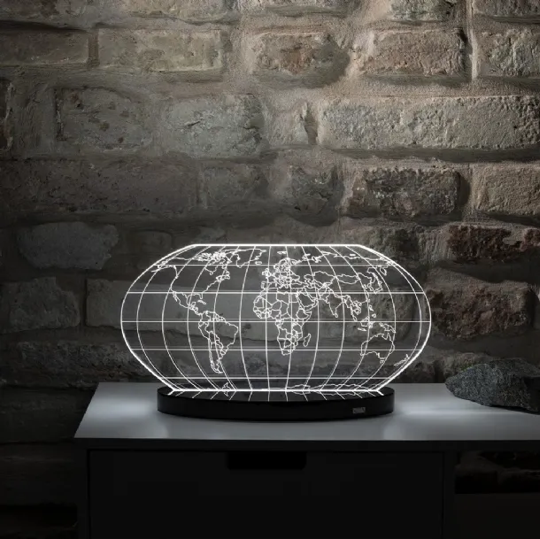 Lampada da tavolo in cristallo acrilico incisa con tecnologia laser Colombo Vesta