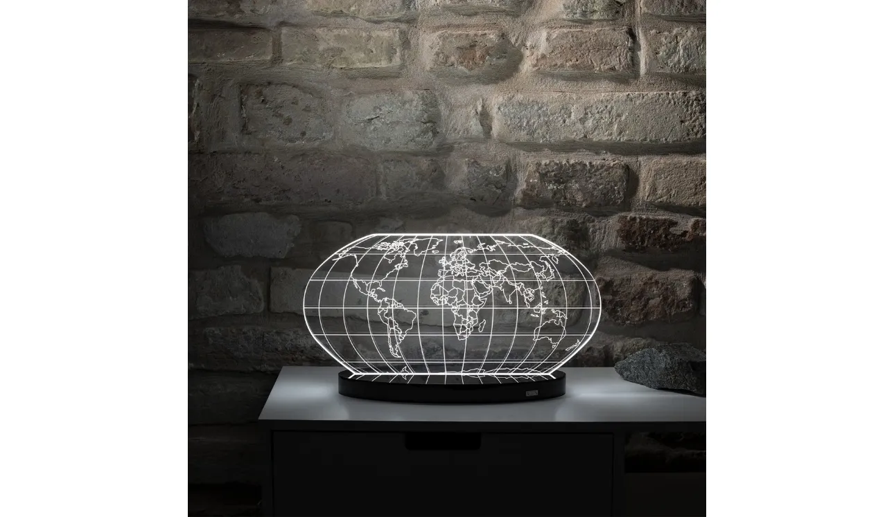 Lampada da tavolo in cristallo acrilico incisa con tecnologia laser Colombo Vesta