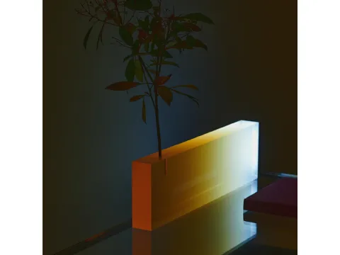Lampada da tavolo di design in cristallo acrilico Experiment E02 di Vesta
