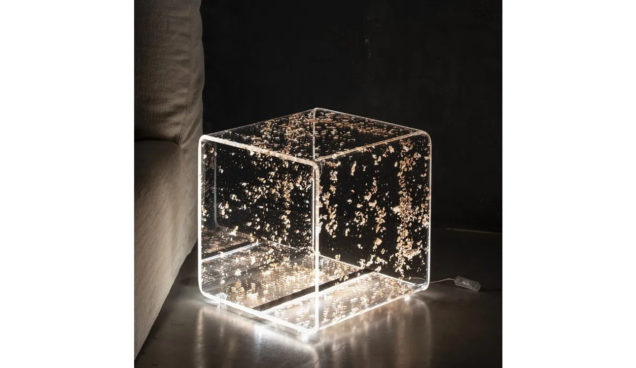 Lampada in cristallo acrilico con incorporate foglie di rame Future comodino di Vesta