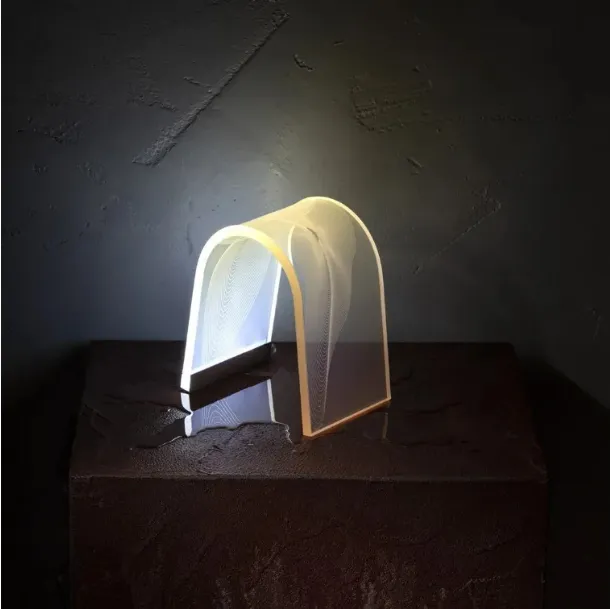 Lampada Arc Limited Edition di Vesta