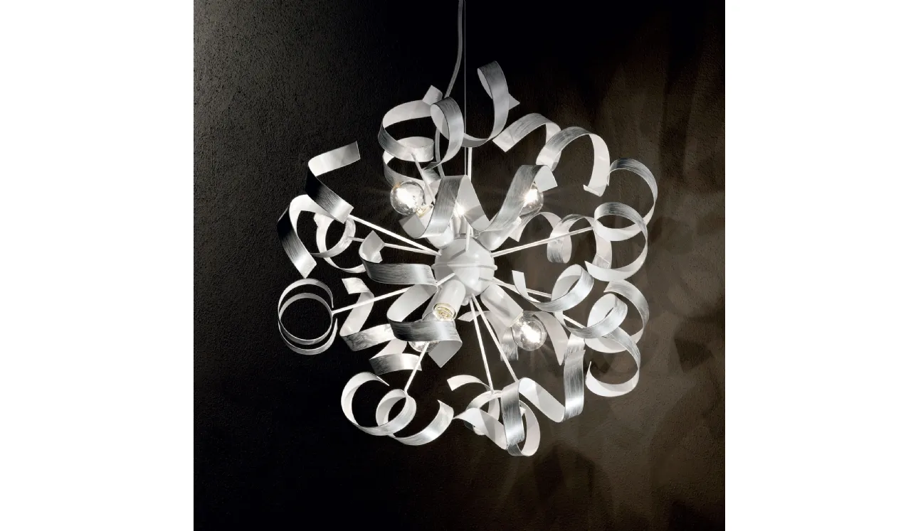 Lampada a sospensione Vortex in metallo verniciato bianco opaco con elementi decorativi in metallo dipinti a mano in argento di Ideal Lux