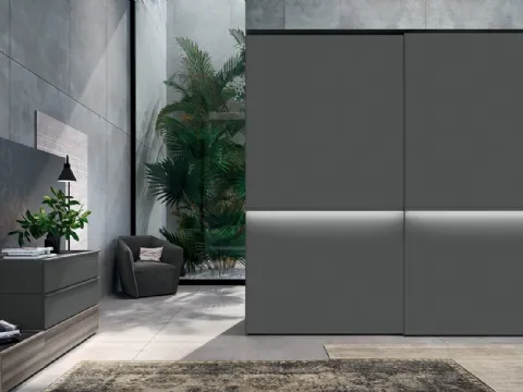 Armadio con ante scorrevoli e luci a led Vitalyty Rail Grigio Titanio di Colombini Casa