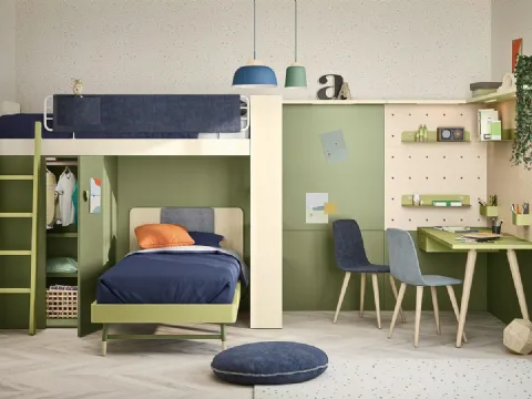 Cameretta con letti a castello armadi e scrivania a boiserie Kids space 11 di Nidi