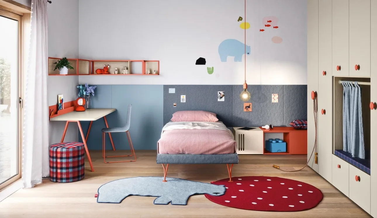 Cameretta componibilecon armadio a muro e scrittoio Kids space 01 di Nidi