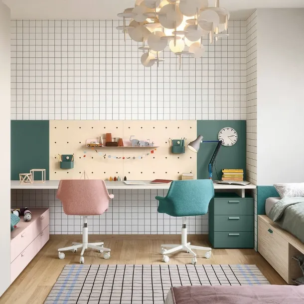 Cameretta componibile a 2 letti con scrivania a parete e armadio a muro Kids space 03 di Nidi