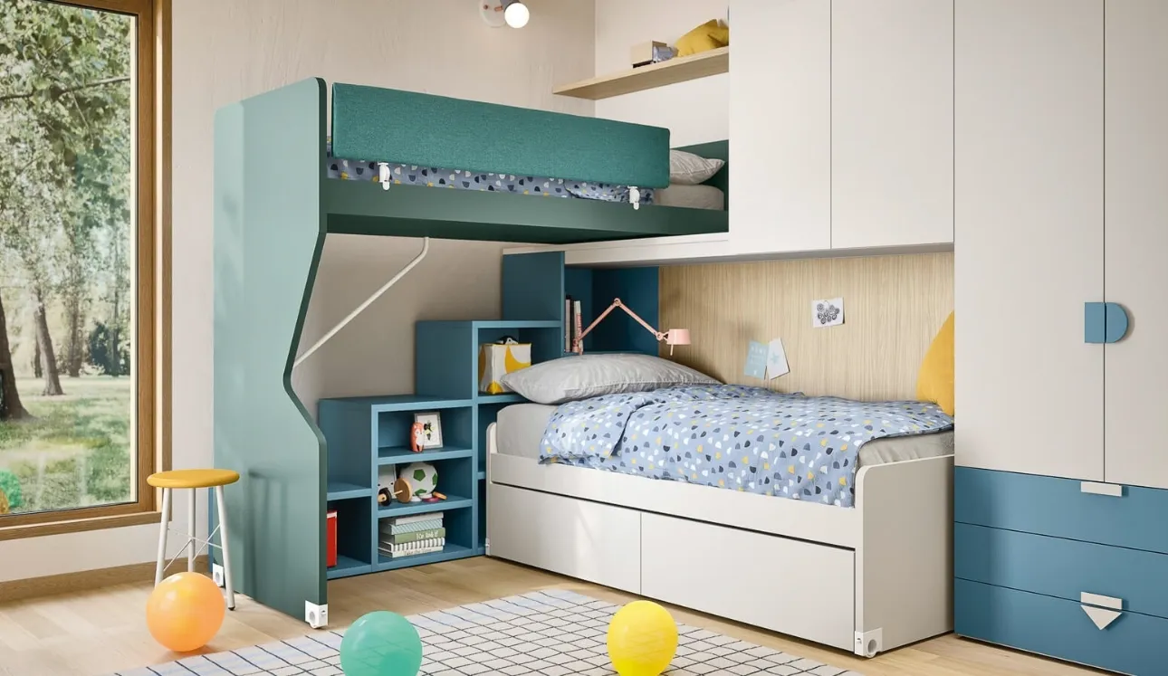 Cameretta a ponte con letto a castello Kids space 19 in melaminico di Nidi