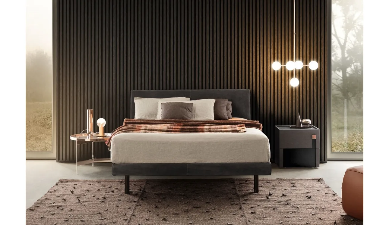 Letto in tessuto con testiera Beta di Pianca