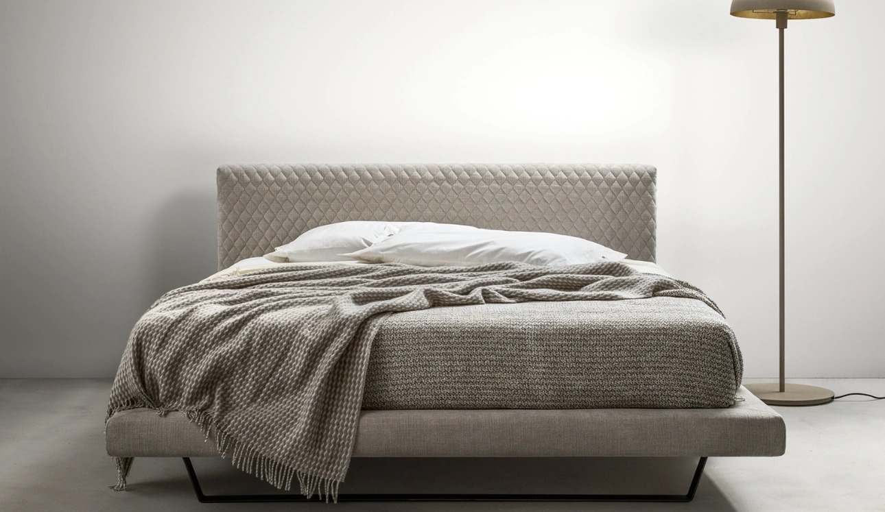 Letto matrimoniale con testiera Tiny di Bside