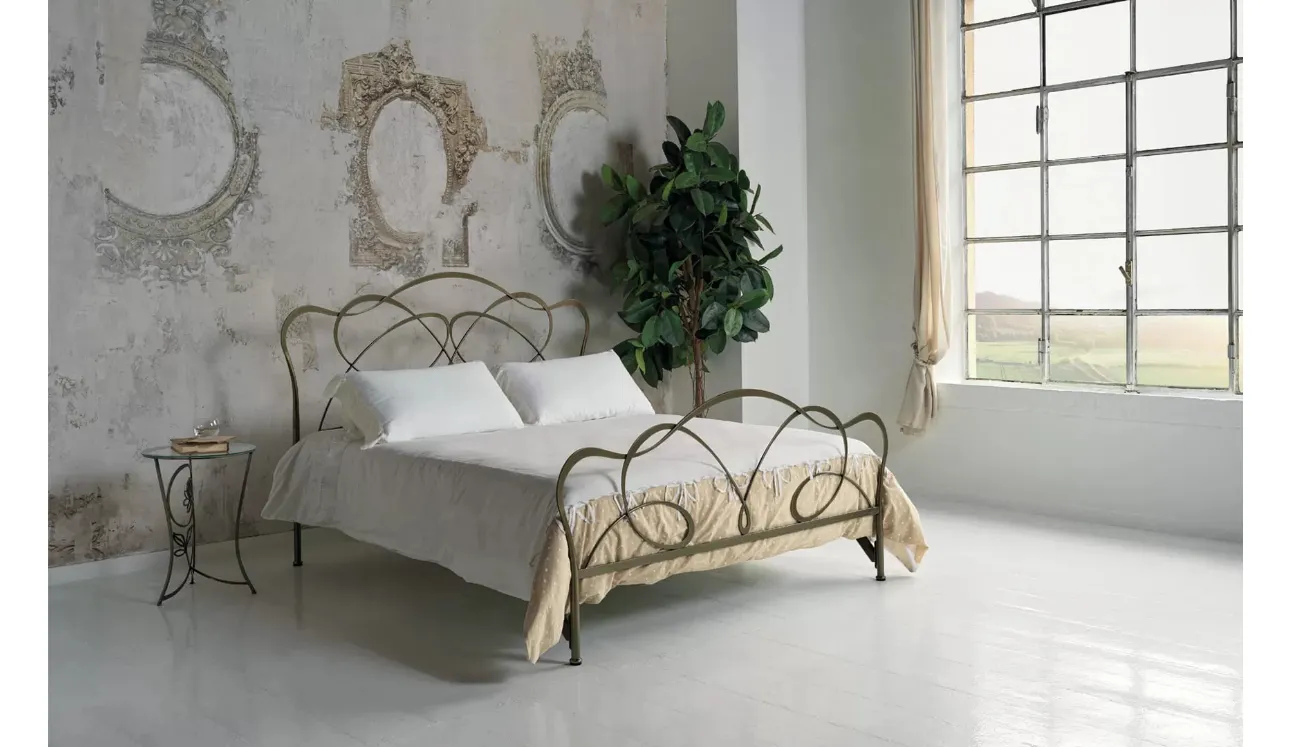 Letto in ferro battuto con testiera Fantasy di Bontempi
