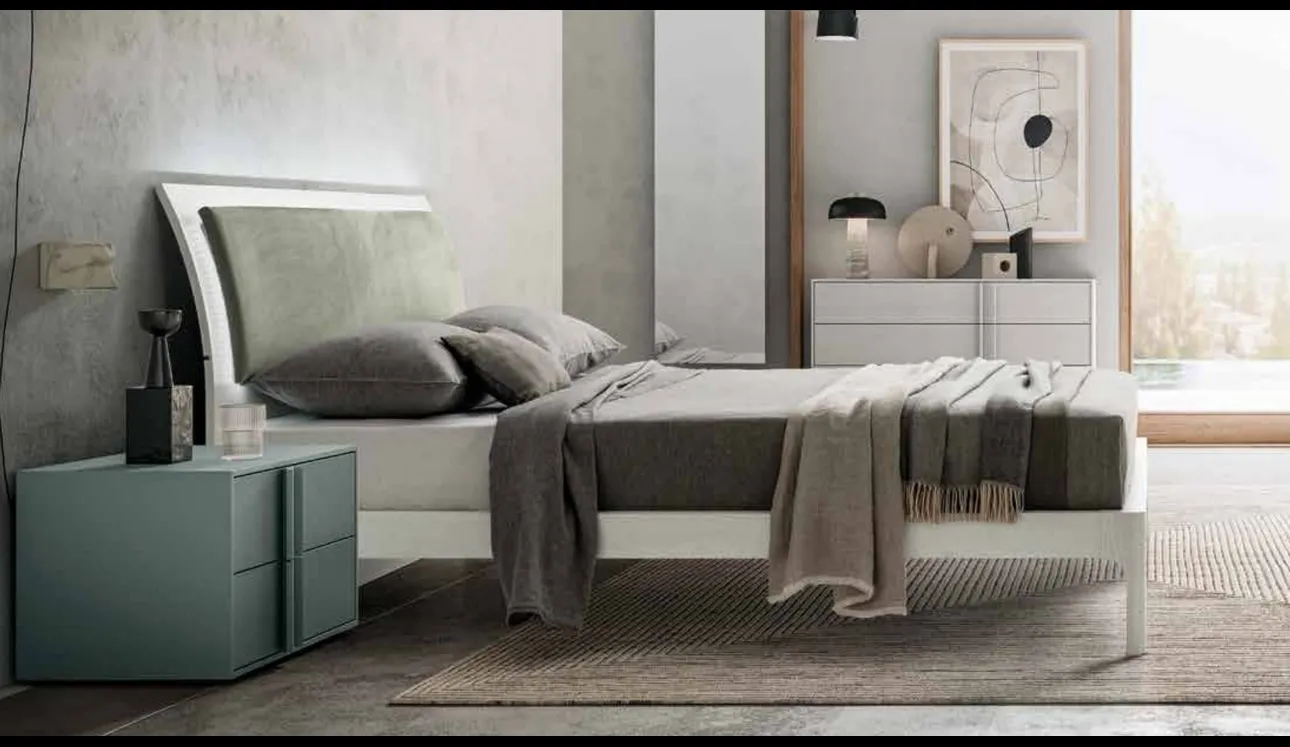 Letto finitura Matwood White con testiera imbottita Parentesi di SantaLucia