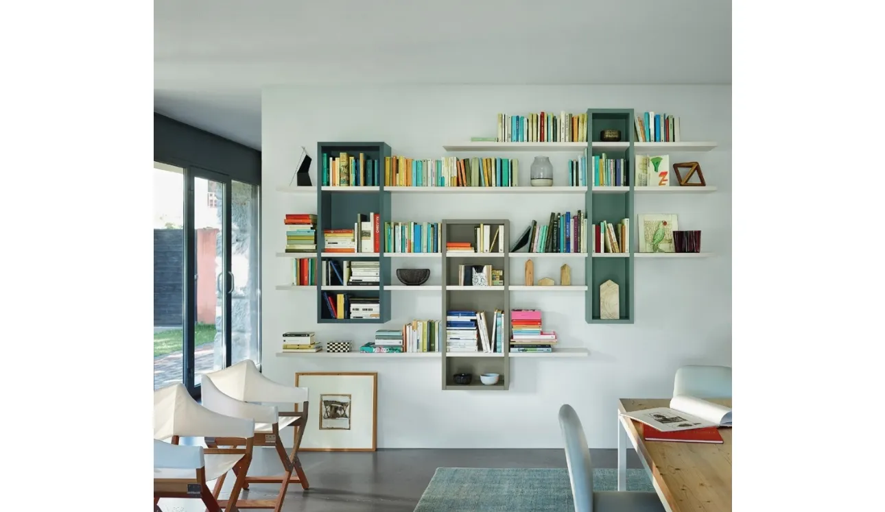 Libreria sospesa componibile Modo M6C78 in laccato opaco di Sangiacomo