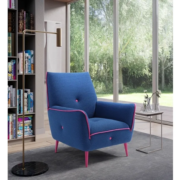 Poltroncina in tessuto imbottito Yuki di Egoitaliano
