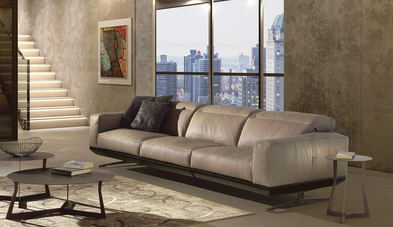 Divano lineare in pelle Gloria di Egoitaliano