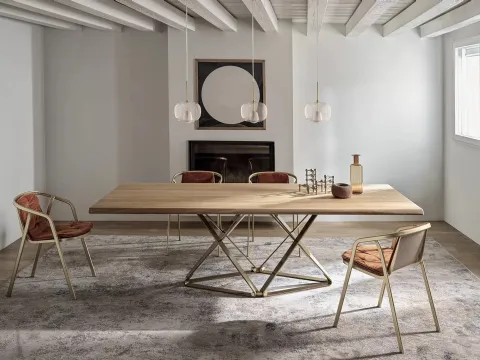 Sedia Ines in tessuto con struttura in acciaio laccato di Bontempi