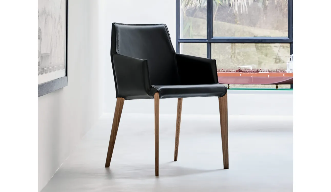 Sedia Sally in cuoio di Bontempi