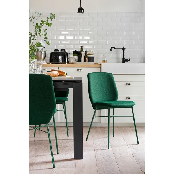 Sedia in tessuto con gambe in metallo Sibilla soft di Connubia