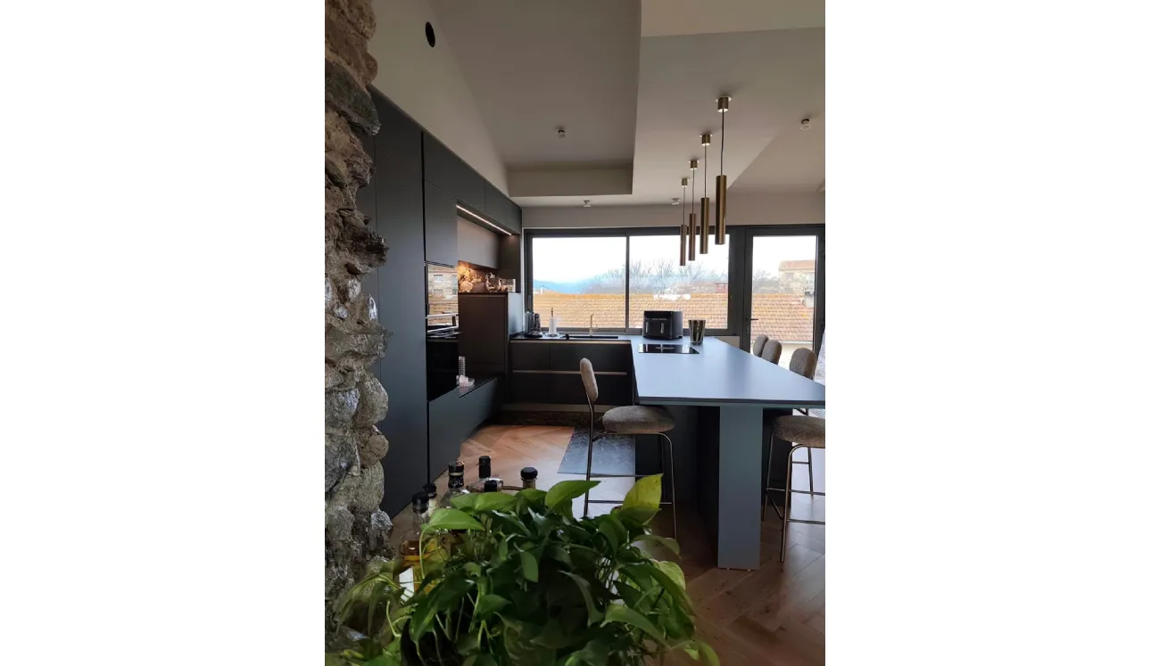 Il fascino del design Contemporary Rustic 