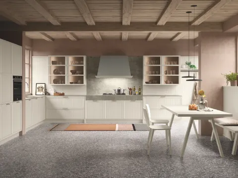Cucina Classica Tosca v5 basi, colonne e pensili in Frassino laccato Beige Angora e maniglia Strip, top e schienale in HPL Argilla di Stosa