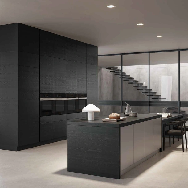 Cucina Design 03 con isola in laminato e rovere nero di Garofoli