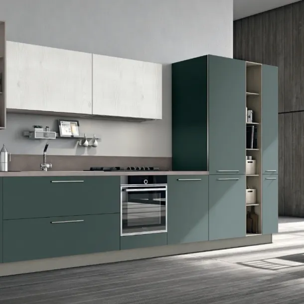 Cucina Moderna lineare Alevé v15 in laccato UV Verde Malga opaco e pensili in Larice Bianco di Stosa