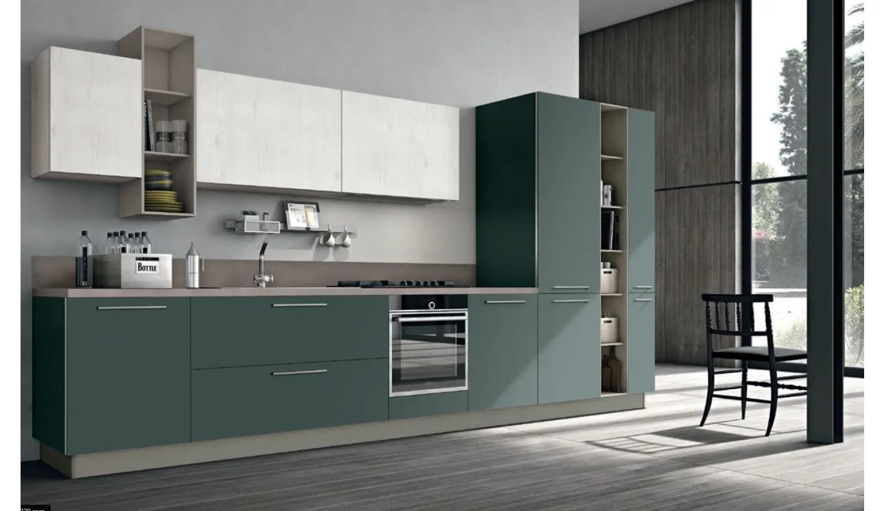 Cucina Moderna lineare Alevé v15 in laccato UV Verde Malga opaco e pensili in Larice Bianco di Stosa