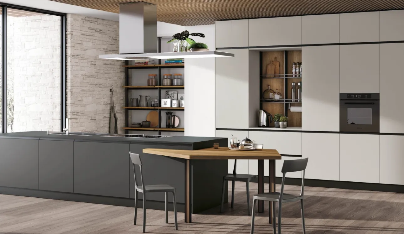 Cucina Moderna con isola Alevé v03 in laccato UV Asfalto opaco e UV Grigio Seta opaco con piano snack pentagonale in Rovere Nodato di Stosa