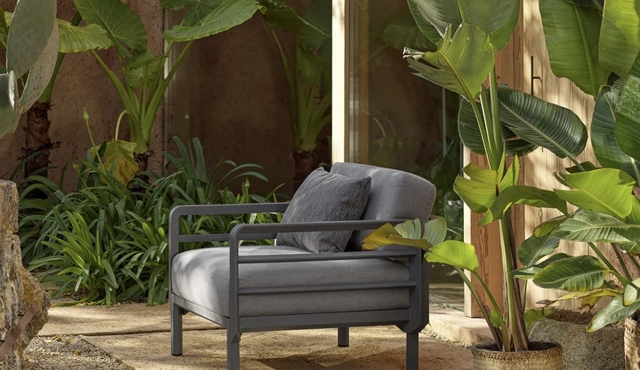 Poltrona in polipropilene e tessuto Maximo di Nardi